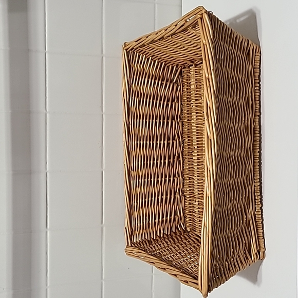 16" WICKER BASKET - Picture 10 of 10